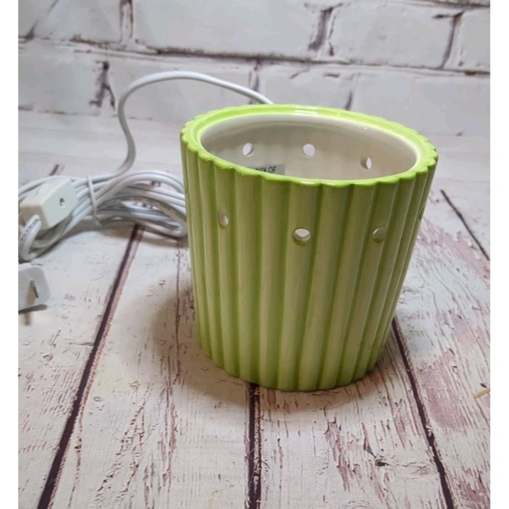 Scentsy cupcake‎ warmer replacement part - base ONLY